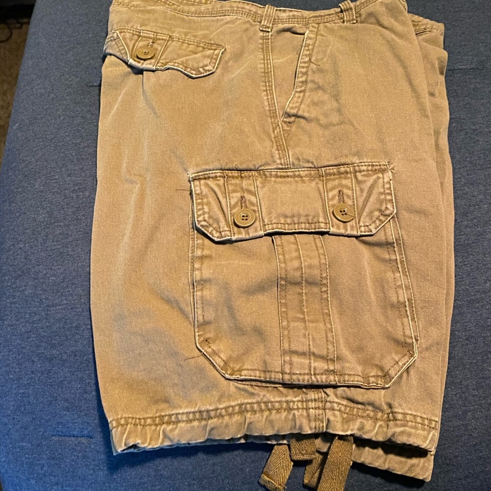 Freeworld men's cargo shorts